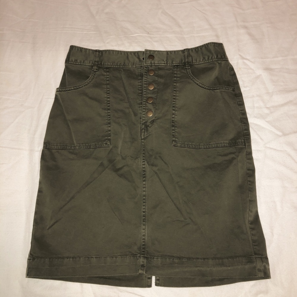 banana republic skirt (never worn)